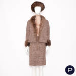 CHANEL - 1964 - ENSEMBLE, VESTE, JUPE, BLOUSE, CHAPEAU