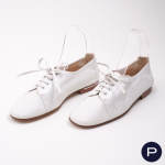 CHANEL - PAIRE DE CHAUSSURES À LACETS