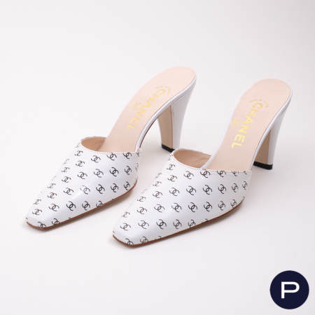 CHANEL - PAIRE DE MULES