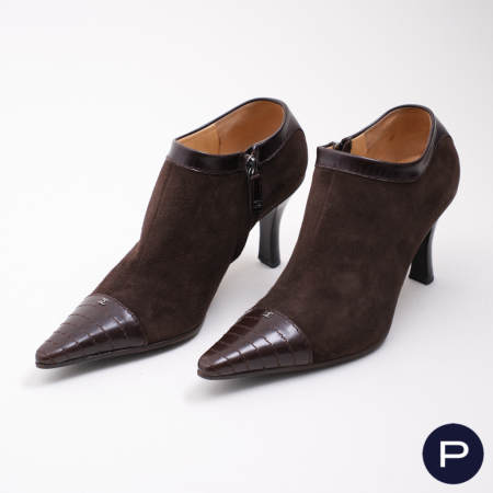 CHANEL - PAIRE DE LOW BOOTS