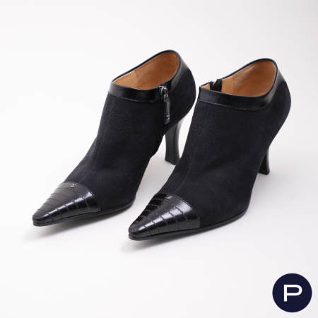 CHANEL - PAIRE DE LOW BOOTS