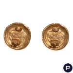 CHANEL X KARL LAGERFELD - PRINTEMPS-ÉTÉ 1994- PAIRE DE BOUCLES D'OREILLES