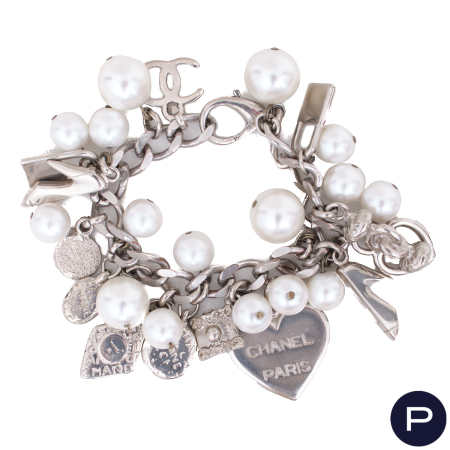 CHANEL- BRACELET, BRELOQUE(S)