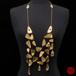 TRAVAIL D'ARTISTE- SAUTOIR