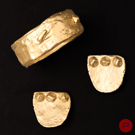 D & D- DEMI-PARURE, MANCHETTE, PAIRE DE BOUCLES D'OREILLES