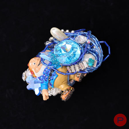 IRINA VOLKONSKI X SWAROVSKI- MANCHETTE