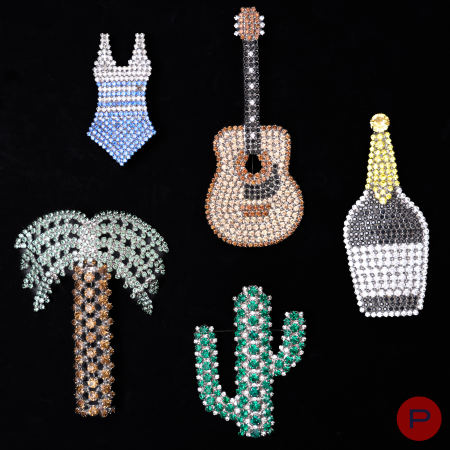 REINE ROSALIE- BROCHES