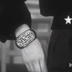 YVES SAINT LAURENT - CIRCA 1970/71- MANCHETTE