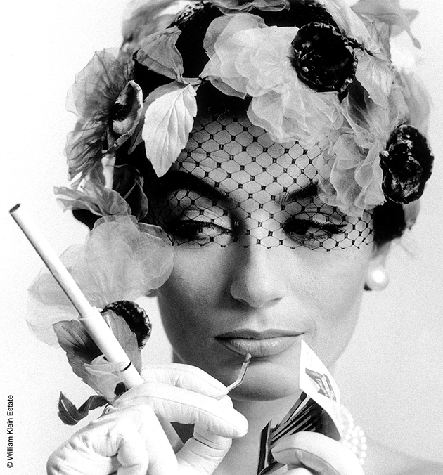 ANOUK AIMÉE - VENTES AUX ENCHÉRES