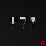 DIOR HOMME X HEDI SLIMANE - AUTOMNE-HIVER 2002/03- ÉPINGLE DE VESTE