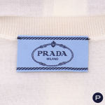 PRADA - AUTOMNE-HIVER 2017/18, CIRCA 2019 - CARDIGAN, JUPE