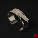 DIOR HOMME X HEDI SLIMANE - PRINTEMPS-ÉTÉ 2002- MANCHETTE