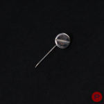 DIOR HOMME X ARTHUS BERTRAND - AUTOMNE-HIVER 2003/04- ÉPINGLE DE VESTE