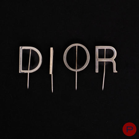 DIOR HOMME X HEDI SLIMANE - CIRCA 2001/05- ÉPINGLE DE VESTE