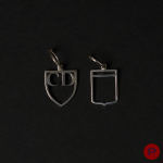 DIOR HOMME X HEDI SLIMANE - AUTOMNE-HIVER 2002/03- PAIRE DE BOUCLES D'OREILLES