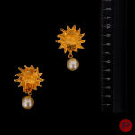 CHANEL- PAIRE DE BOUCLES D'OREILLES