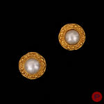 CHANEL- PAIRE DE BOUCLES D'OREILLES