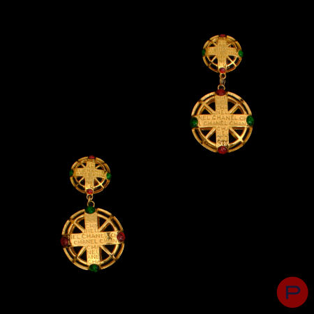 CHANEL- PAIRE DE BOUCLES D'OREILLES