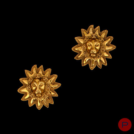 CHANEL- PAIRE DE BOUCLES D'OREILLES