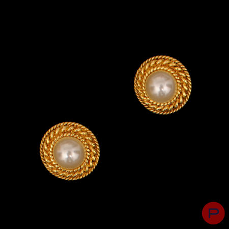 CHANEL- PAIRE DE BOUCLES D'OREILLES