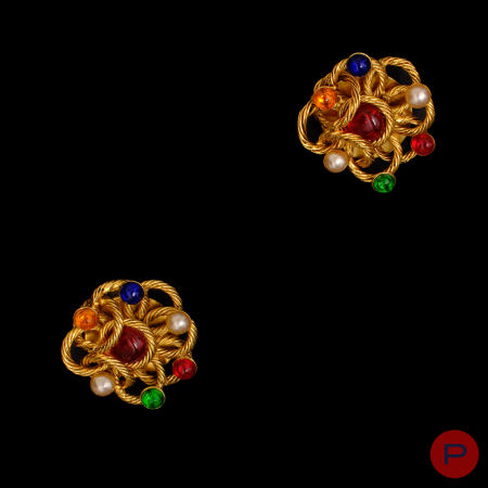 CHANEL- PAIRE DE BOUCLES D'OREILLES