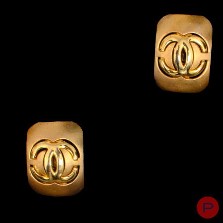 CHANEL X ATTRIBUÉ(E)(S)- BOUCLES D'OREILLES