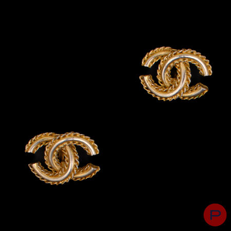 CHANEL X ATTRIBUÉ(E)(S)- BOUCLES D'OREILLES