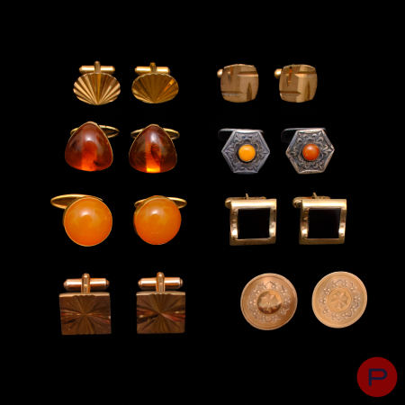 ANONYME- BOUTONS DE MANCHETTE