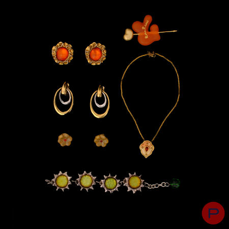 NINA RICCI, GIVENCHY, BALENCIAGA, COMPTOIRS DE LA BANQUISE, FRANCK HERVAL - 1977, DONT- BOUCLES D'OREILLES, BRACELET, COLLIER, BROCHE