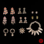 KALINGER, ANONYME- BOUCLES D'OREILLES, COLLIER, BROCHE