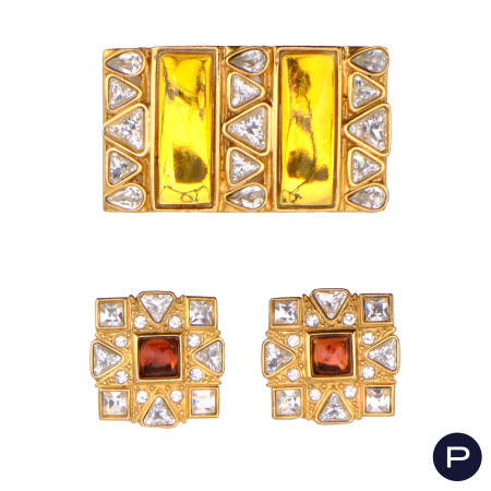 CHRISTIAN DIOR - 1980'S- DEMI-PARURE, PAIRE DE BOUCLES D'OREILLES, BROCHE