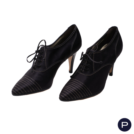 GIANFRANCO FERRÉ - PAIRE DE CHAUSSURES À LACETS