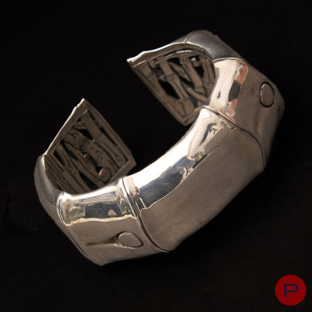 JOHN HARDY- MANCHETTE