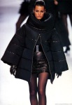CLAUDE MONTANA POUR IDÉAL CUIR, DRIES VAN NOTEN - AUTOMNE-HIVER 1991/92 - ENSEMBLE, HAUT, JUPE