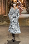 CHRISTIAN DIOR X MARIA GRAZIA CHIURI - PRINTEMPS-ÉTÉ 2023 - TRENCH-COAT