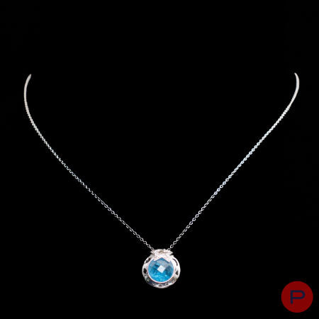 ANONYME- COLLIER
