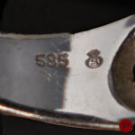 ANONYME- BAGUE