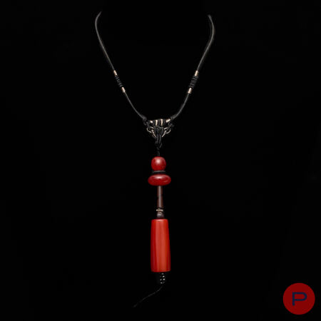 ANONYME- COLLIER