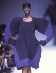 ISSEY MIYAKE - PRINTEMPS-ÉTÉ 1991 - ROBE