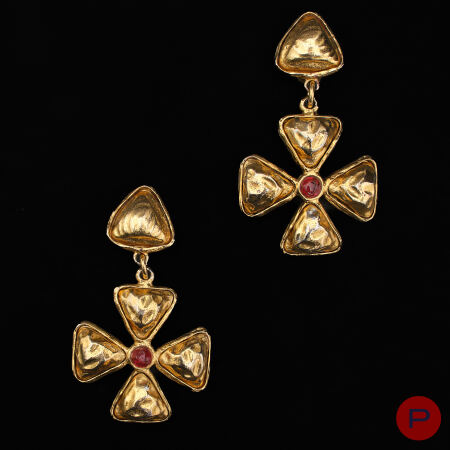 CHANEL - 1970'S- PAIRE DE BOUCLES D'OREILLES