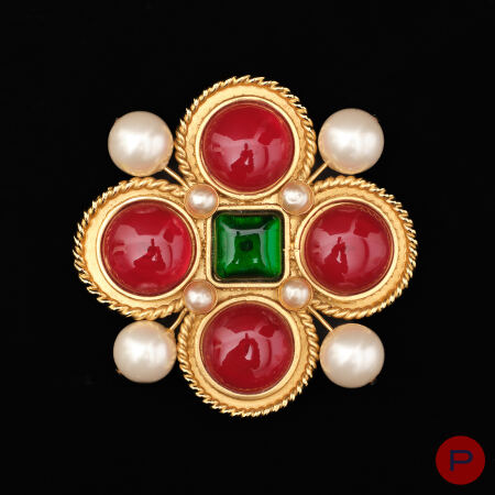 CHANEL X KARL LAGERFELD - CIRCA 1990- BROCHE