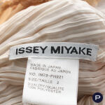 ISSEY MIYAKE - AUTOMNE-HIVER 2002/03 - ROBE